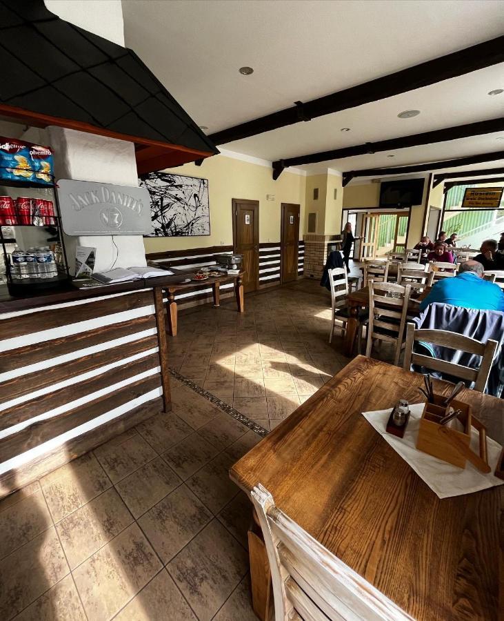 Jested Golf Restaurace A Penzion Svetla pod Jestedem Exterior foto